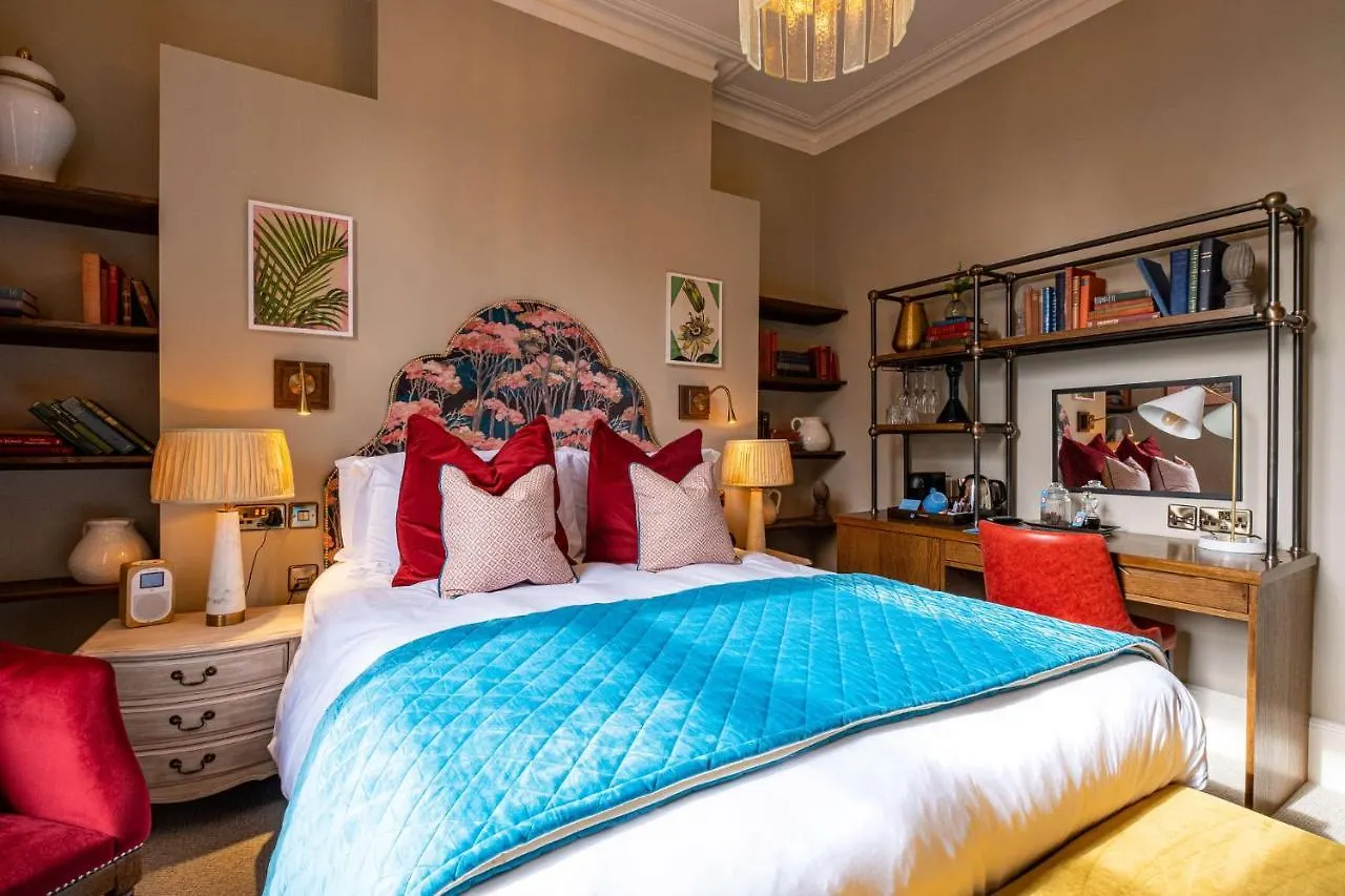***  The Park Hotel Теддингтон Великобритания