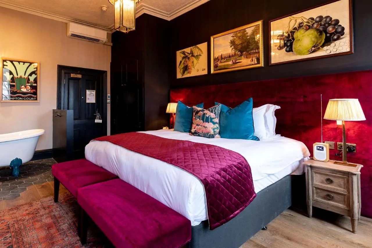 ***  The Park Hotel Теддингтон Великобритания