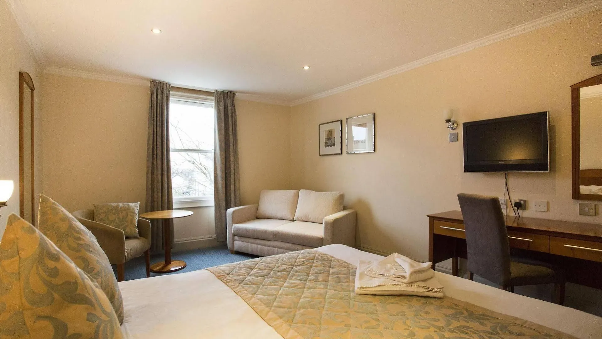 The Park Hotel Теддингтон