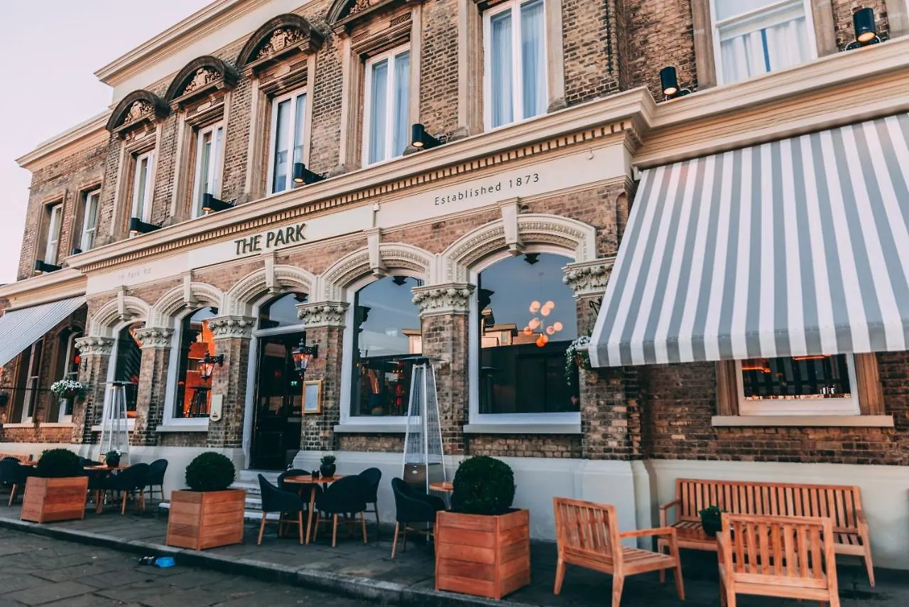 The Park Hotel Теддингтон