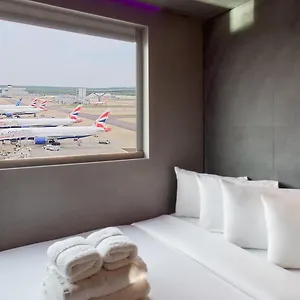 3* Отель Bloc London Gatwick Airport