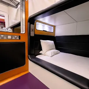 3* Капсульный отель Yotelair London Gatwick Airport